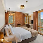 Hotel Zeyt *