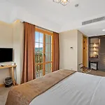 Hotel Zeyt *