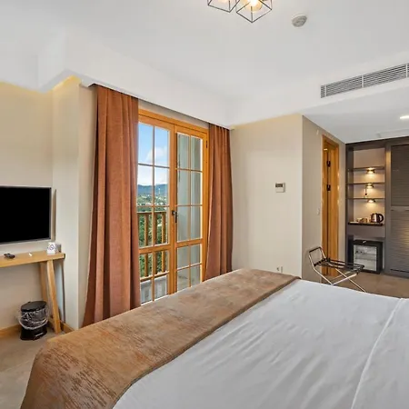 Hotel Zeyt *